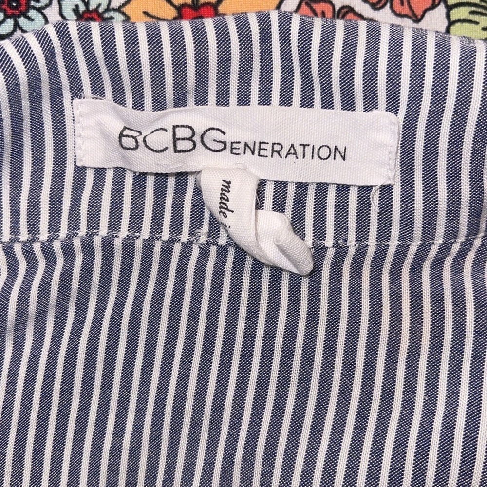 🌺BCBGENERATION 𝐒𝐓𝐑𝐈𝐏𝐄𝐃 𝐇𝐈 𝐋𝐎 𝐁𝐔𝐓𝐓𝐎𝐍 𝐁𝐋𝐎𝐔𝐒𝐄 - Picture 5 of 5